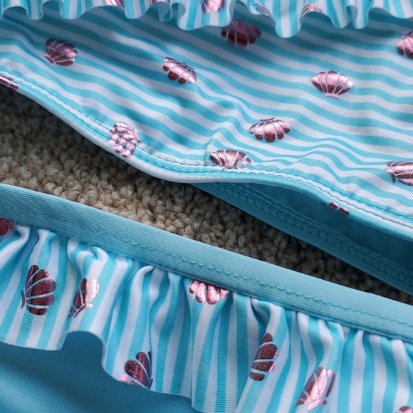 A set of Two 2 piece swim suits - Picture 5 of 5